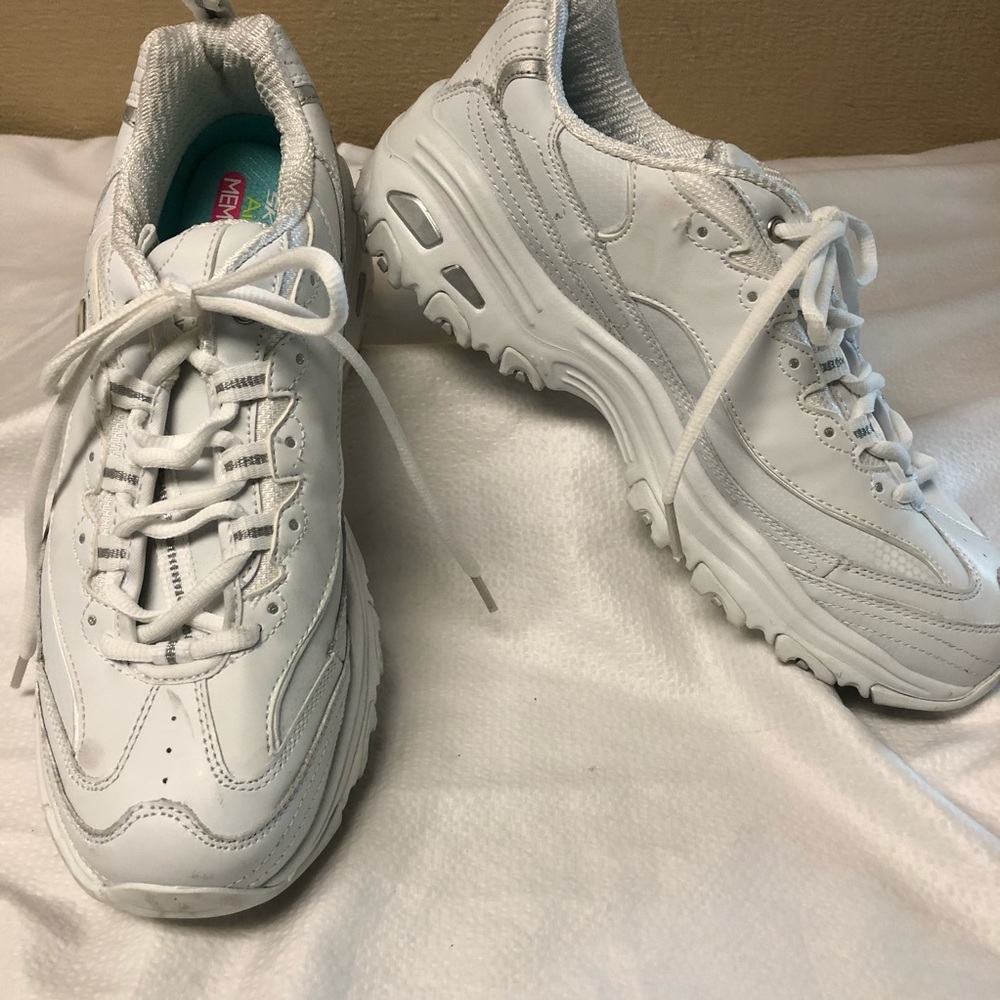 Skechers D’Lites White Walking Shoes